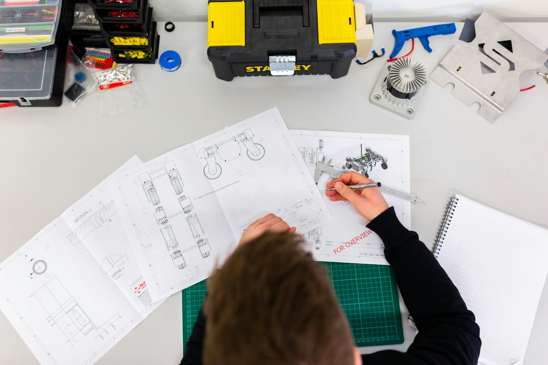 Hardware inspection and workshop work